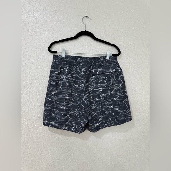 Lululemon Channel Cross Swim Short *5" Size L - Picture 5 of 9